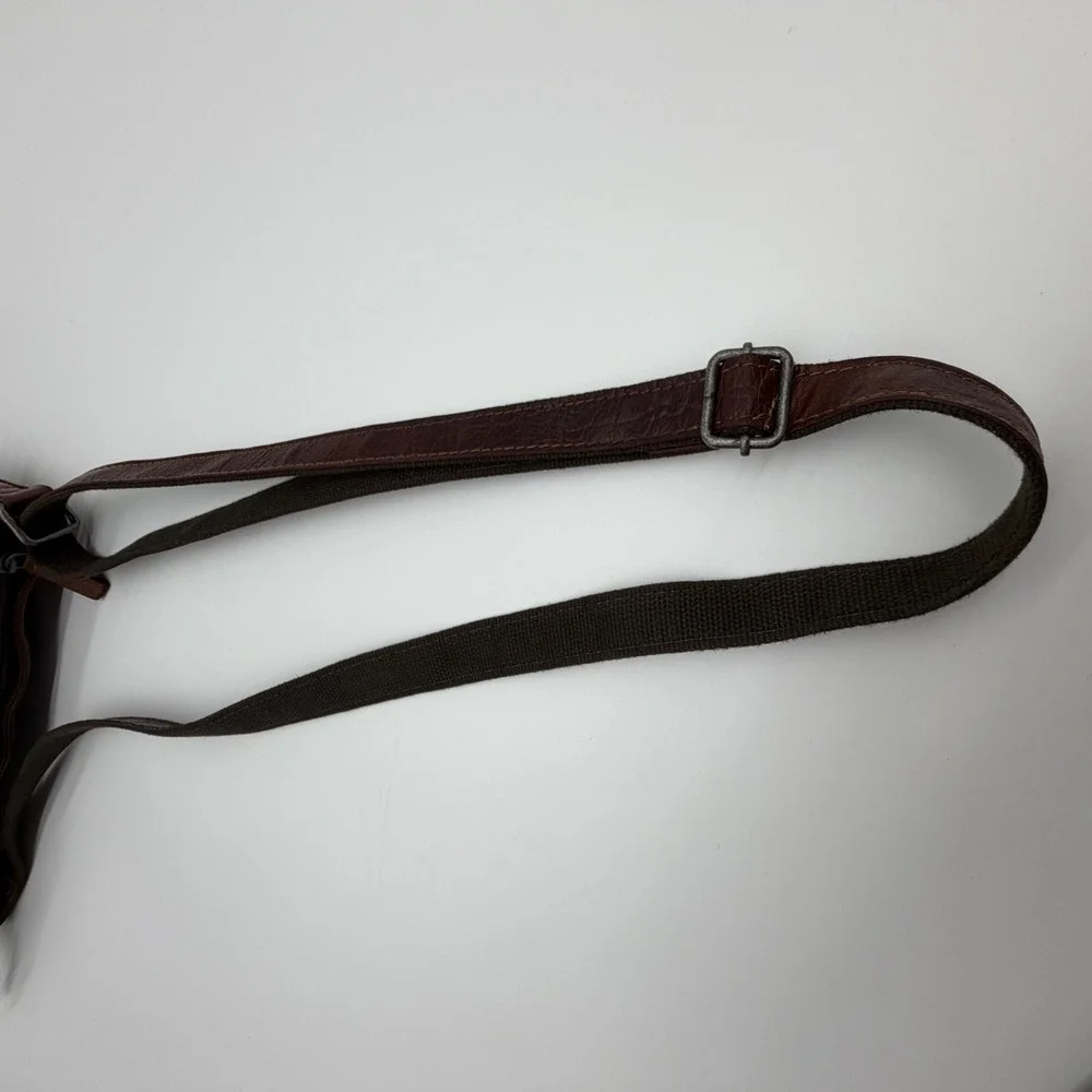 Jack Georges Brown Leather Crossbody Voyager Messenger Bag Vertical Pocket Purse